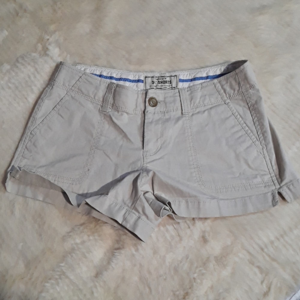 🍂4 for $10🍂 Old Navy Khaki Shorts